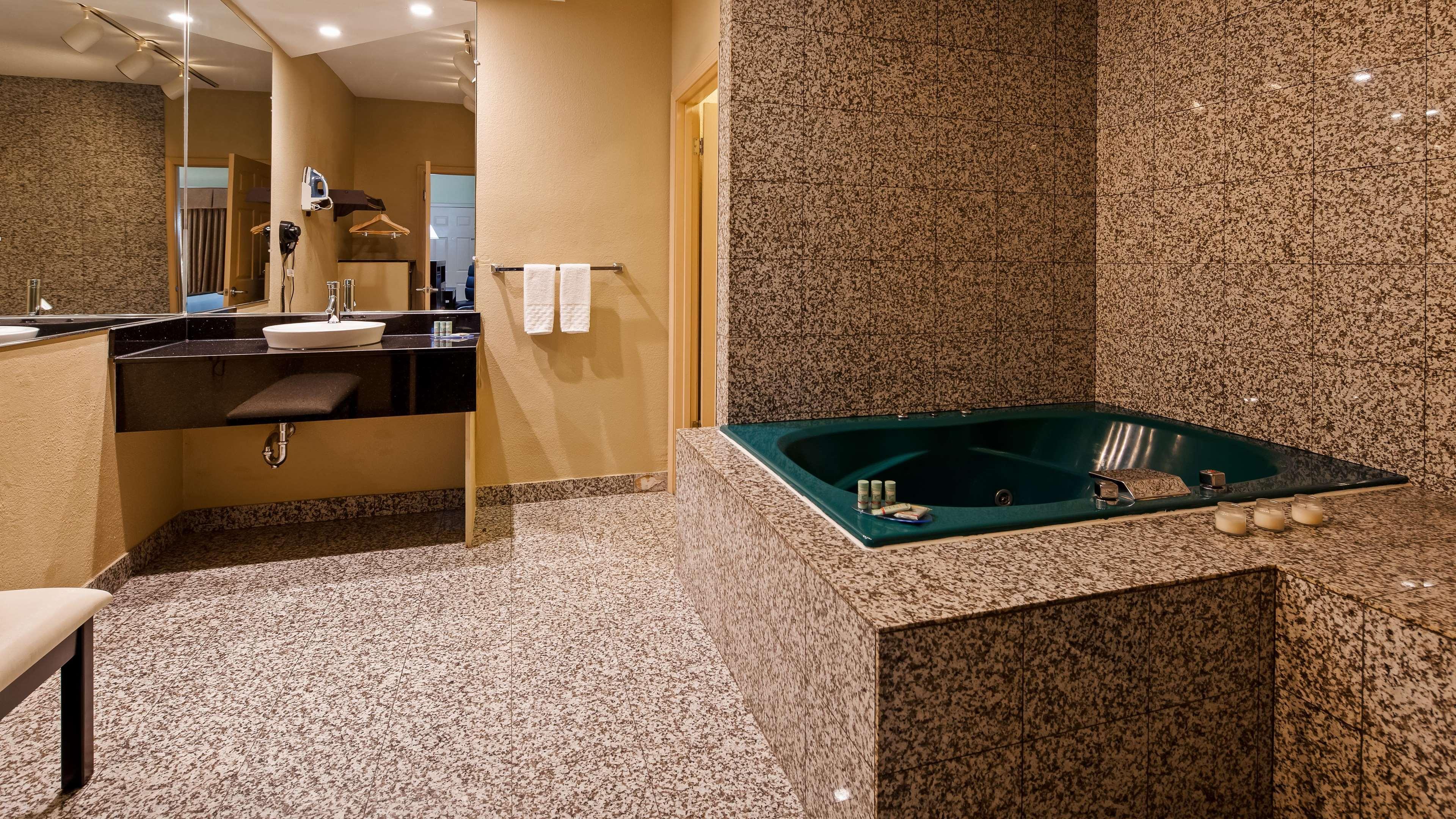Best Western Airport Inn Monroe Buitenkant foto