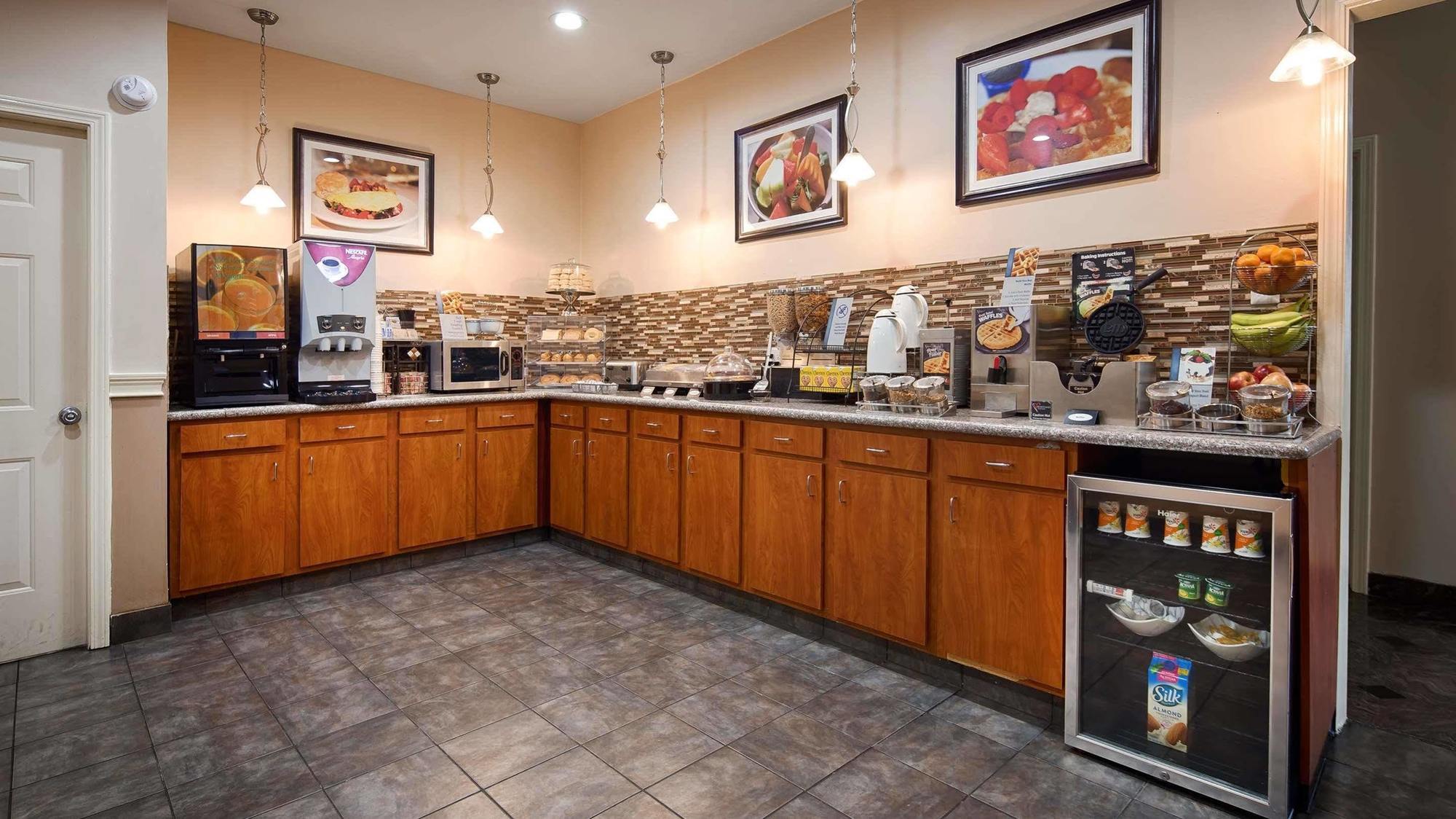 Best Western Airport Inn Monroe Buitenkant foto