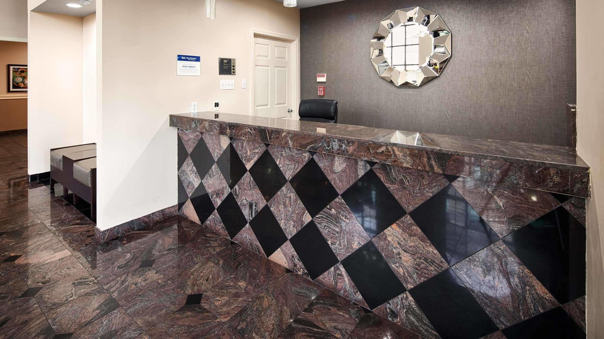Best Western Airport Inn Monroe Buitenkant foto